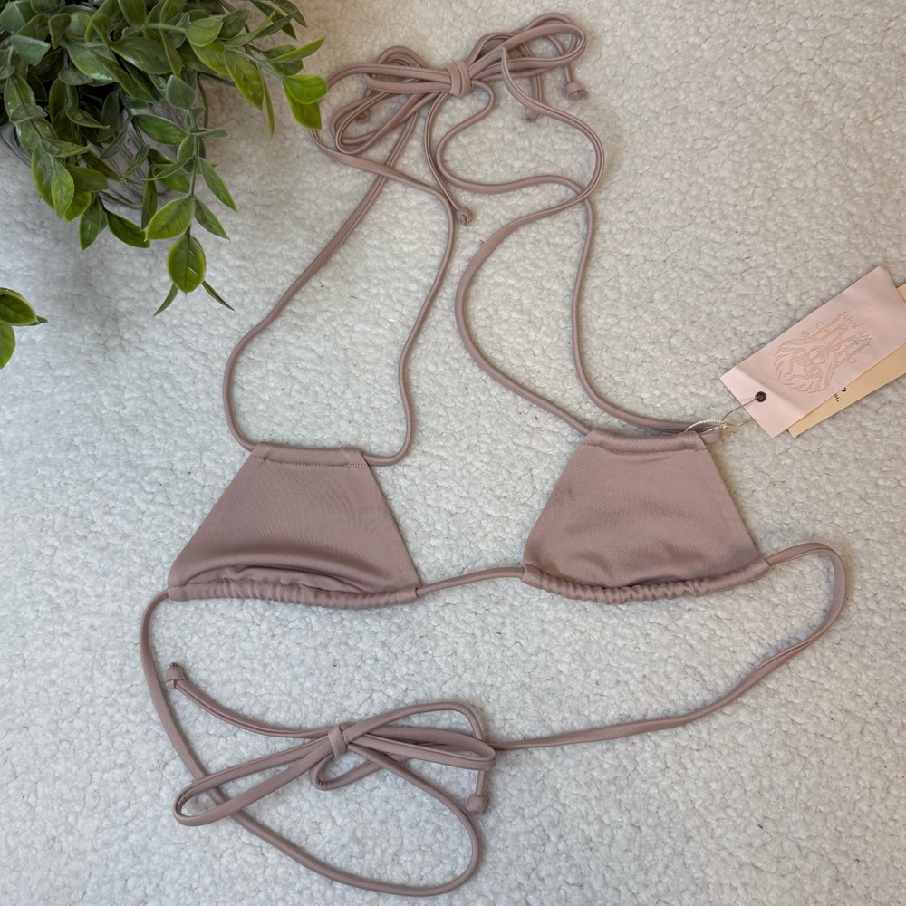 We are HAH HAHt Titsy top in lingerie lilac